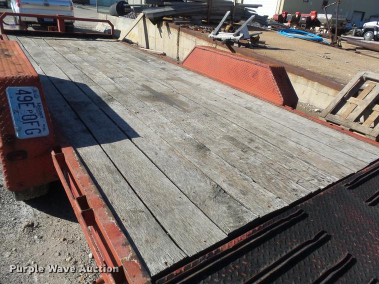 image for item DB6301 2004 Corn Pro UT-20H equipment trailer