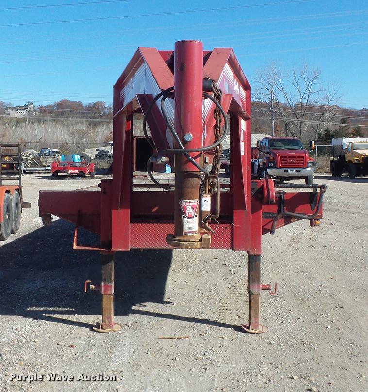 image for item DB6302 2006 Corn Pro 28+512K equipment trailer