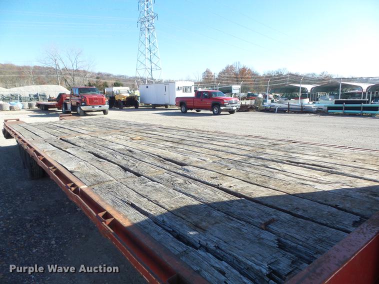 image for item DB6302 2006 Corn Pro 28+512K equipment trailer