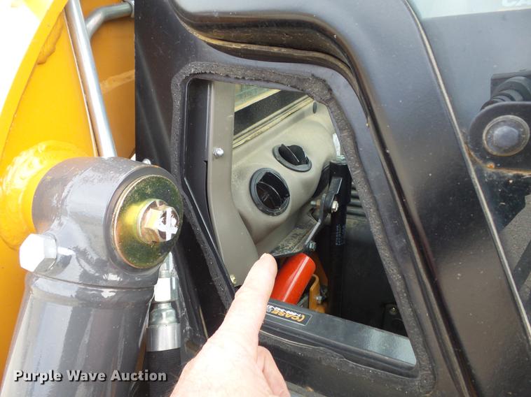 image for item DB6304 2015 Case TR340 skid steer