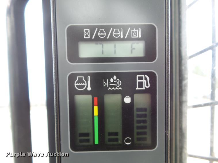 image for item DB6304 2015 Case TR340 skid steer