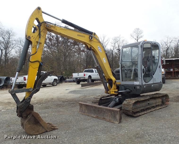 image for item DB6317 2006 Gehl 603 compact excavator