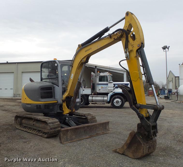image for item DB6317 2006 Gehl 603 compact excavator