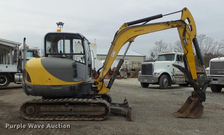 image for item DB6317 2006 Gehl 603 compact excavator