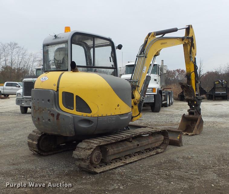 image for item DB6317 2006 Gehl 603 compact excavator