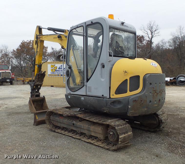 image for item DB6317 2006 Gehl 603 compact excavator