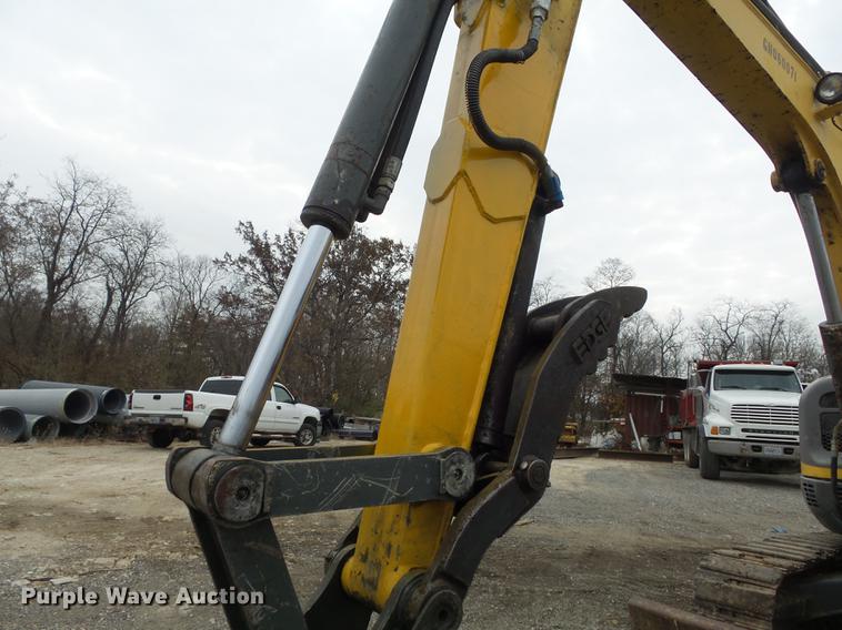 image for item DB6317 2006 Gehl 603 compact excavator