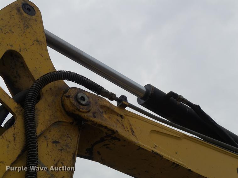 image for item DB6317 2006 Gehl 603 compact excavator