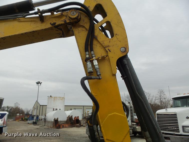 image for item DB6317 2006 Gehl 603 compact excavator