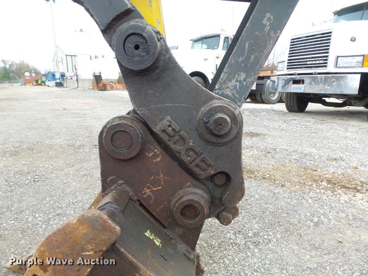 image for item DB6317 2006 Gehl 603 compact excavator