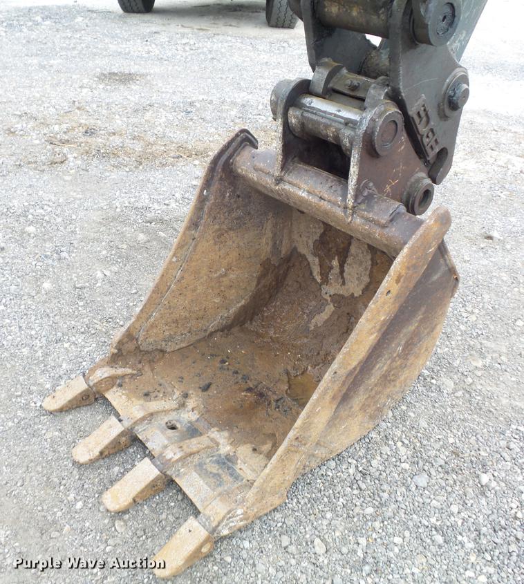 image for item DB6317 2006 Gehl 603 compact excavator