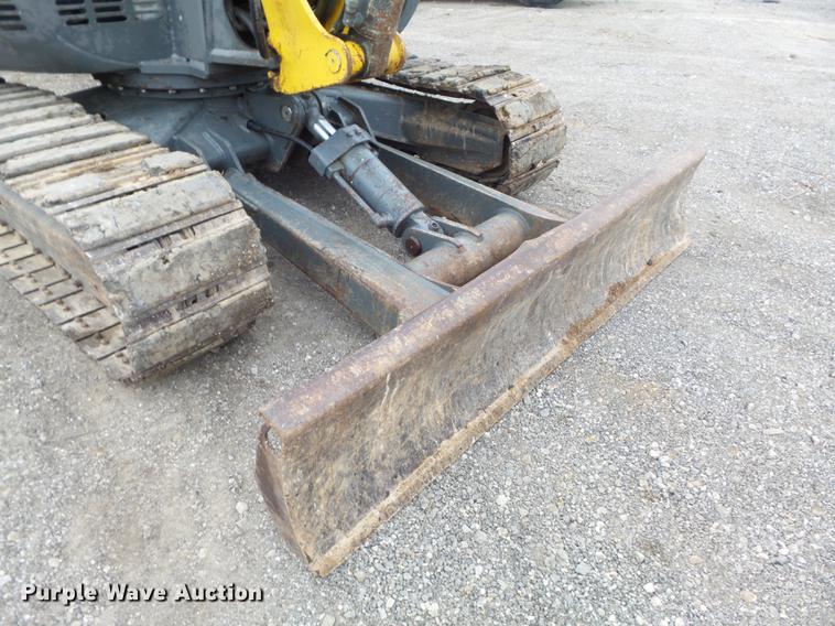 image for item DB6317 2006 Gehl 603 compact excavator
