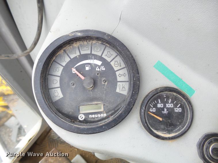 image for item DB6317 2006 Gehl 603 compact excavator