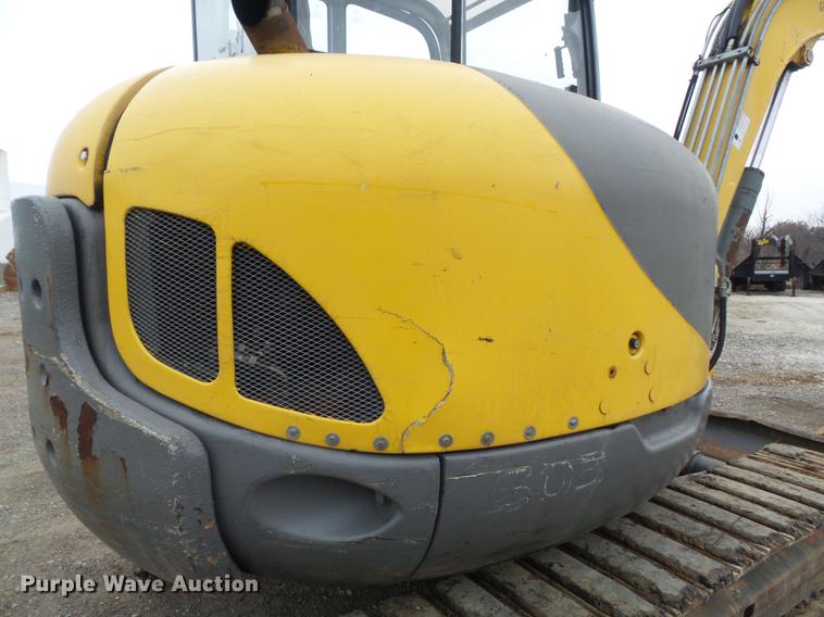 image for item DB6317 2006 Gehl 603 compact excavator