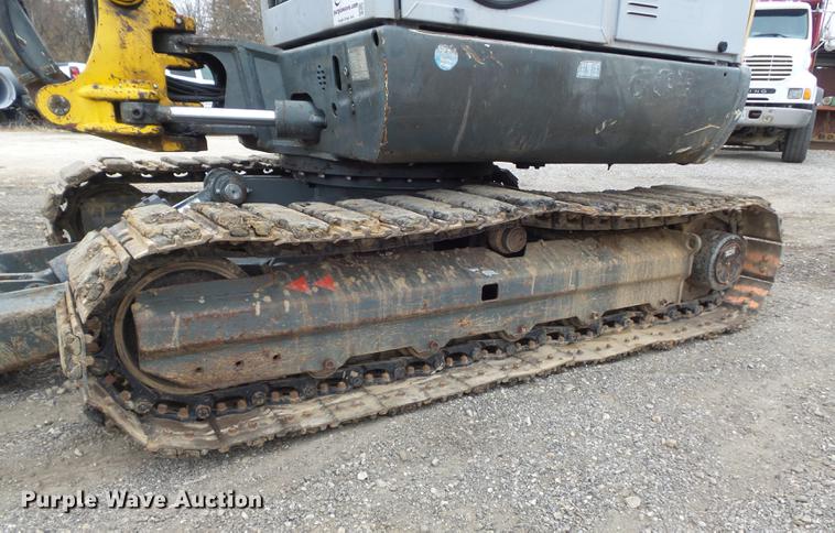 image for item DB6317 2006 Gehl 603 compact excavator