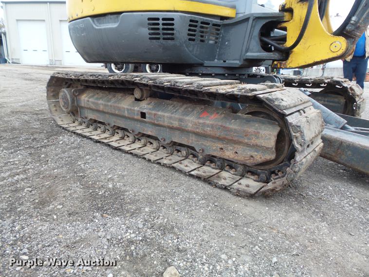 image for item DB6317 2006 Gehl 603 compact excavator