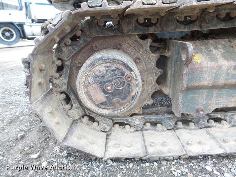 image for item DB6317 2006 Gehl 603 compact excavator