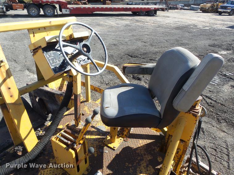 image for item DB6334 1988 Blaw-Knox RW195C road widener