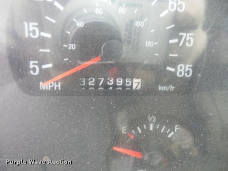 image for item DB8019 2002 Sterling L8500 dump truck