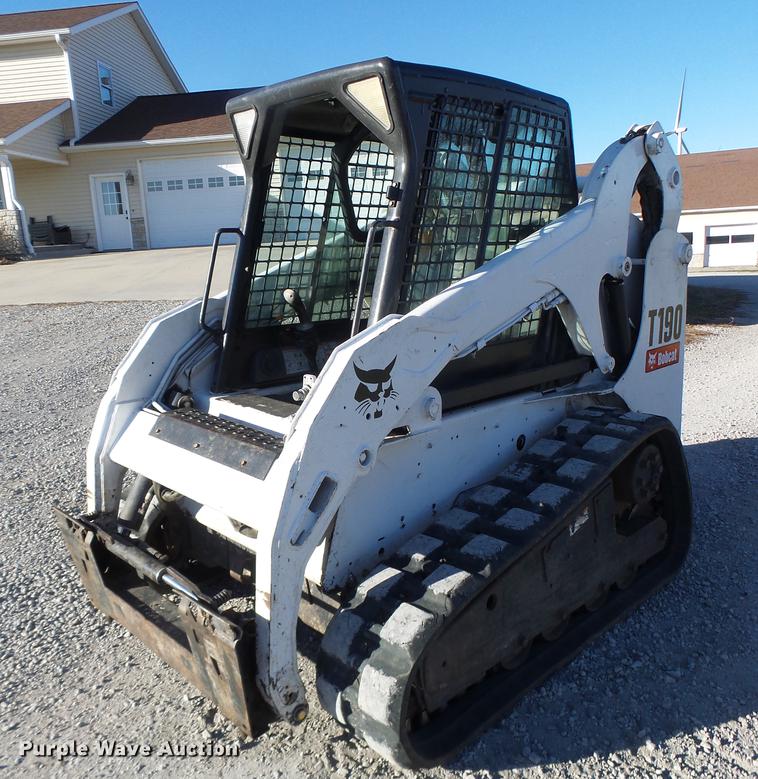 image for item DB9871 2007 Bobcat T190 skid steer