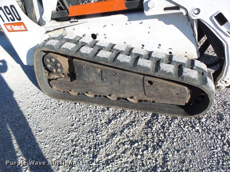 image for item DB9871 2007 Bobcat T190 skid steer