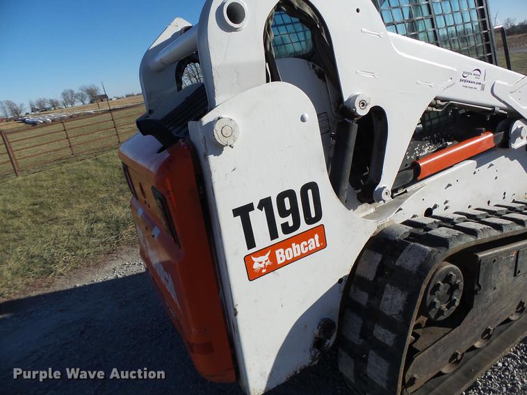 image for item DB9871 2007 Bobcat T190 skid steer