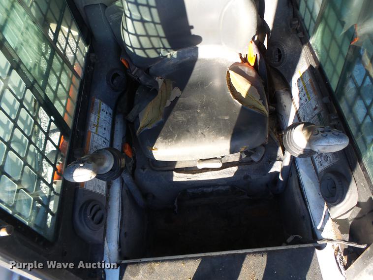 image for item DB9871 2007 Bobcat T190 skid steer