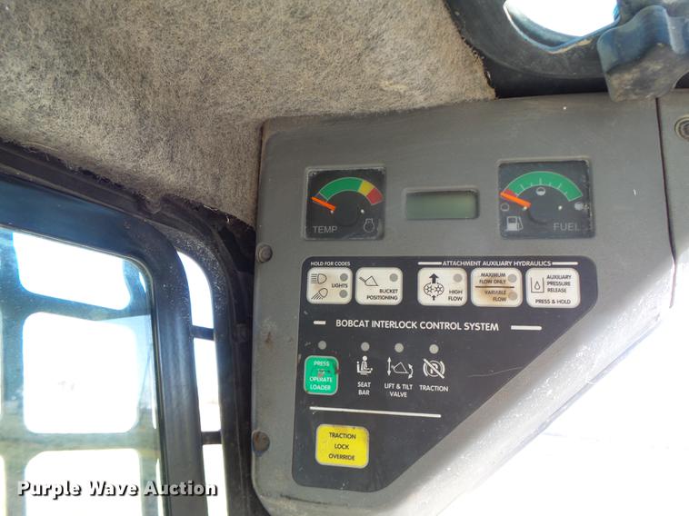 image for item DB9871 2007 Bobcat T190 skid steer
