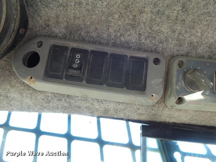 image for item DB9871 2007 Bobcat T190 skid steer