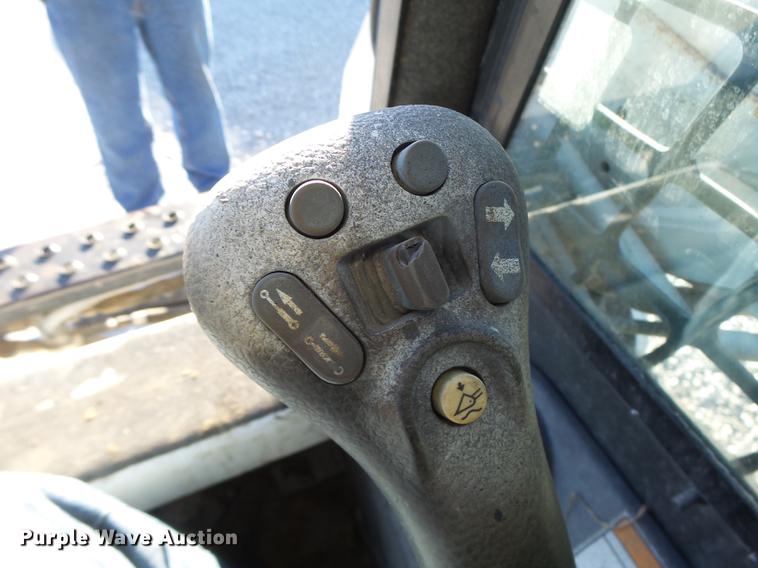 image for item DB9871 2007 Bobcat T190 skid steer