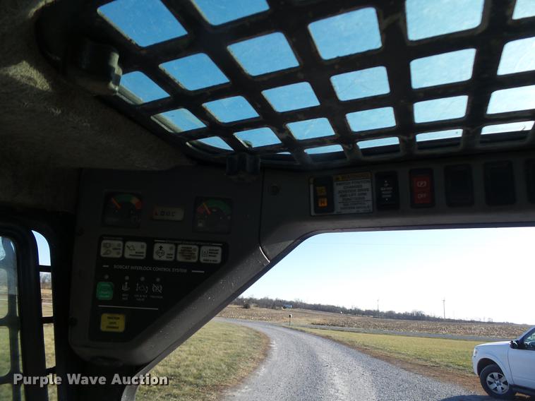 image for item DB9871 2007 Bobcat T190 skid steer