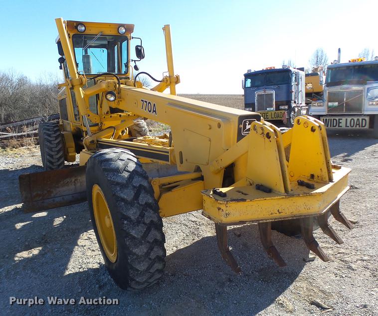 image for item DB9878 1981 John Deere 770A motor grader