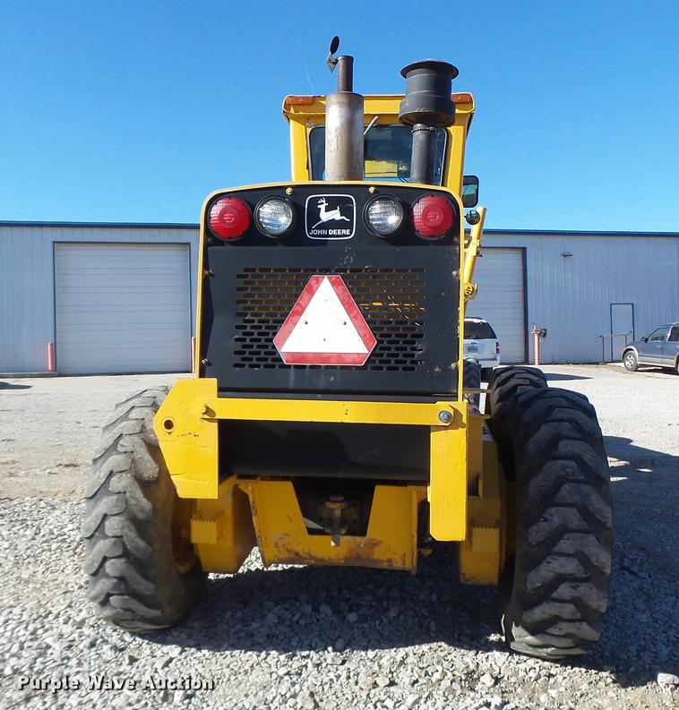 image for item DB9878 1981 John Deere 770A motor grader