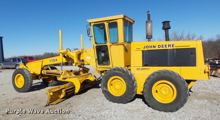 image for item DB9878 1981 John Deere 770A motor grader