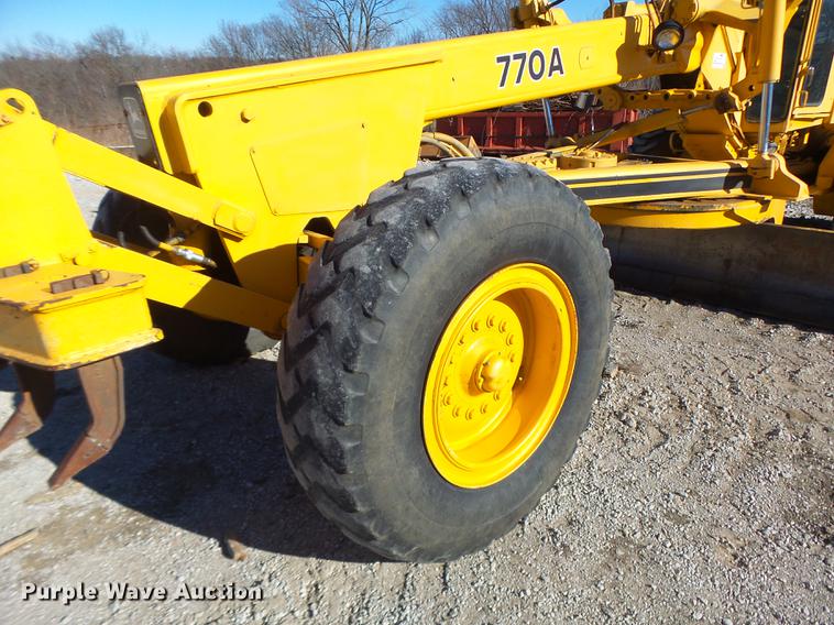 image for item DB9878 1981 John Deere 770A motor grader