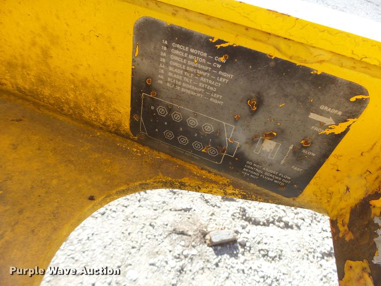 image for item DB9878 1981 John Deere 770A motor grader