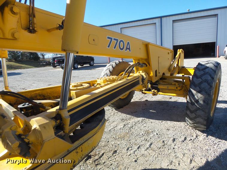 image for item DB9878 1981 John Deere 770A motor grader