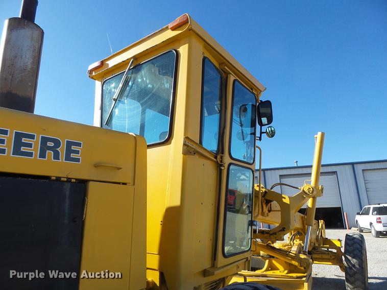 image for item DB9878 1981 John Deere 770A motor grader