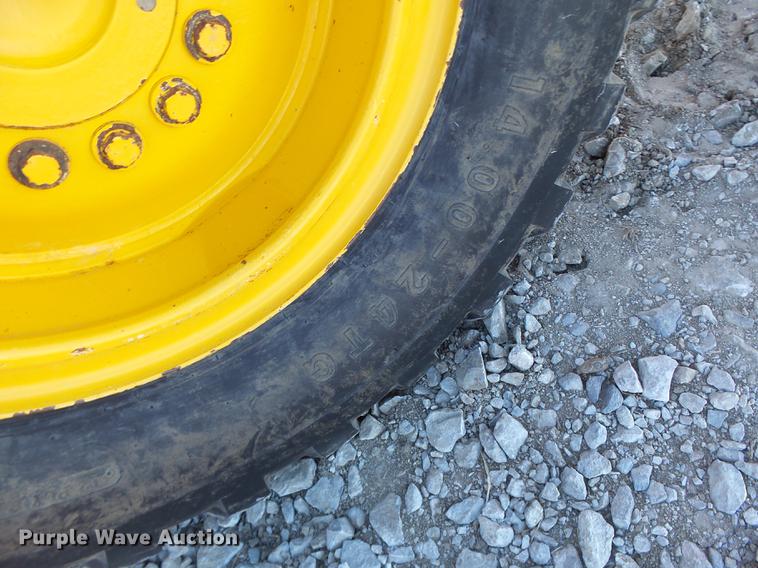 image for item DB9878 1981 John Deere 770A motor grader