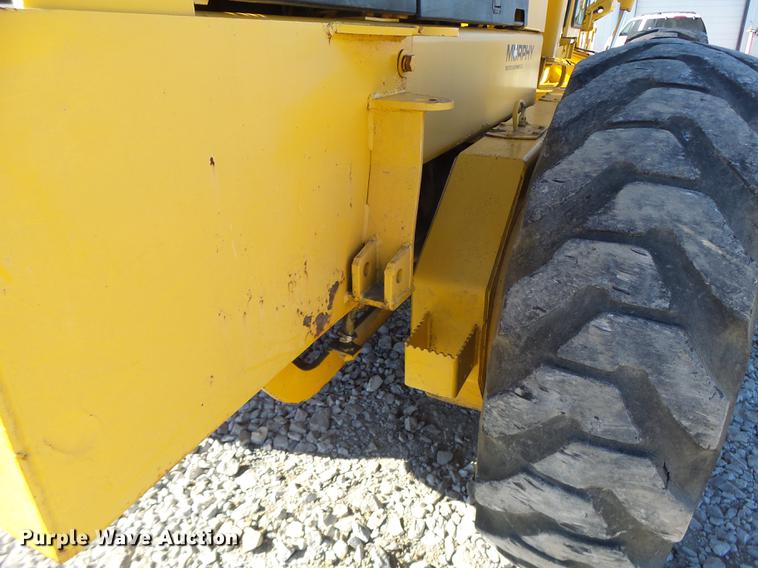 image for item DB9878 1981 John Deere 770A motor grader