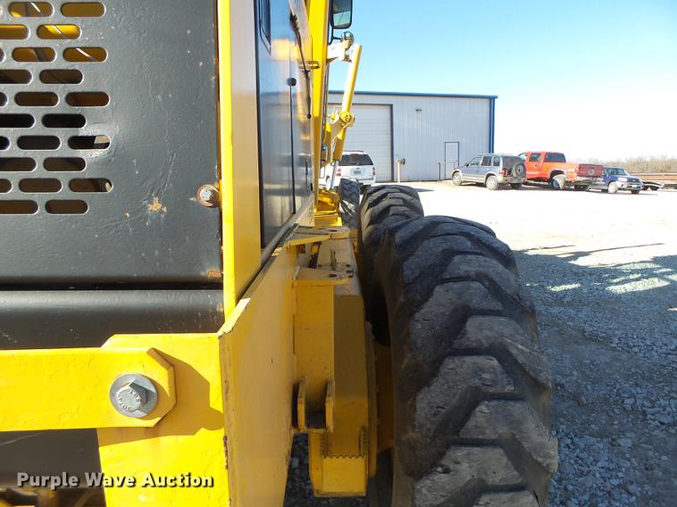 image for item DB9878 1981 John Deere 770A motor grader