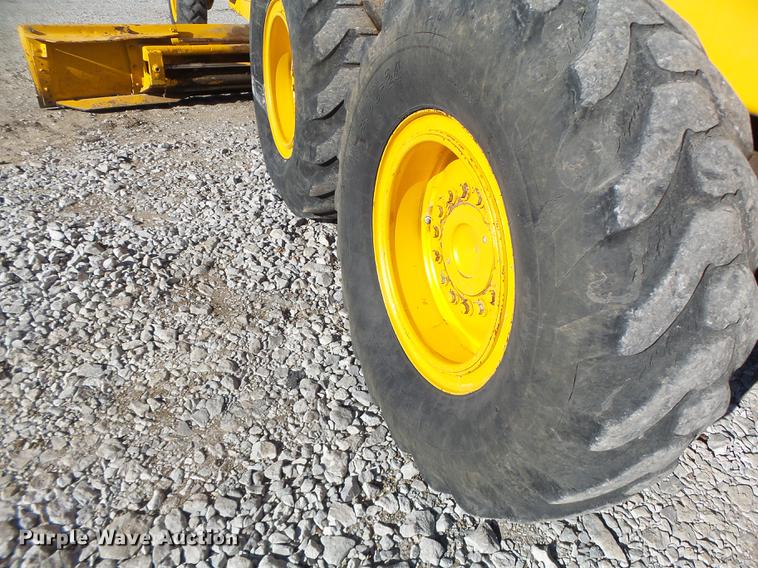 image for item DB9878 1981 John Deere 770A motor grader