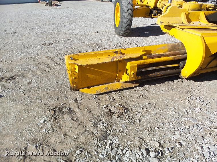 image for item DB9878 1981 John Deere 770A motor grader