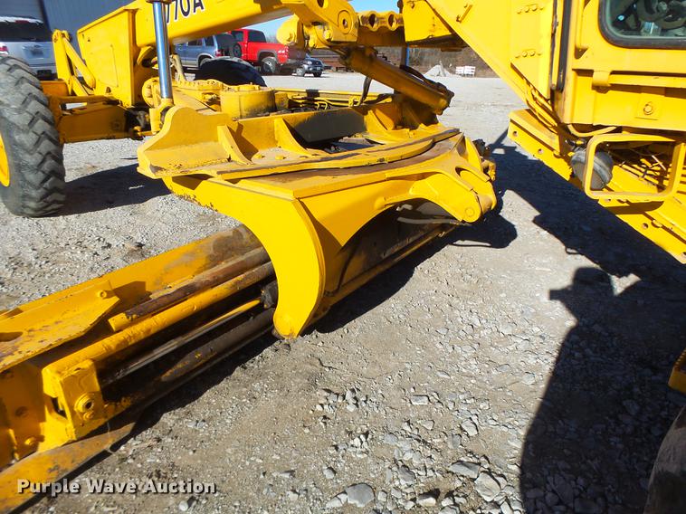 image for item DB9878 1981 John Deere 770A motor grader