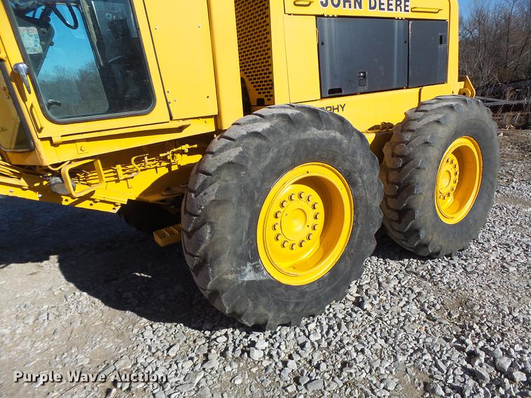 image for item DB9878 1981 John Deere 770A motor grader