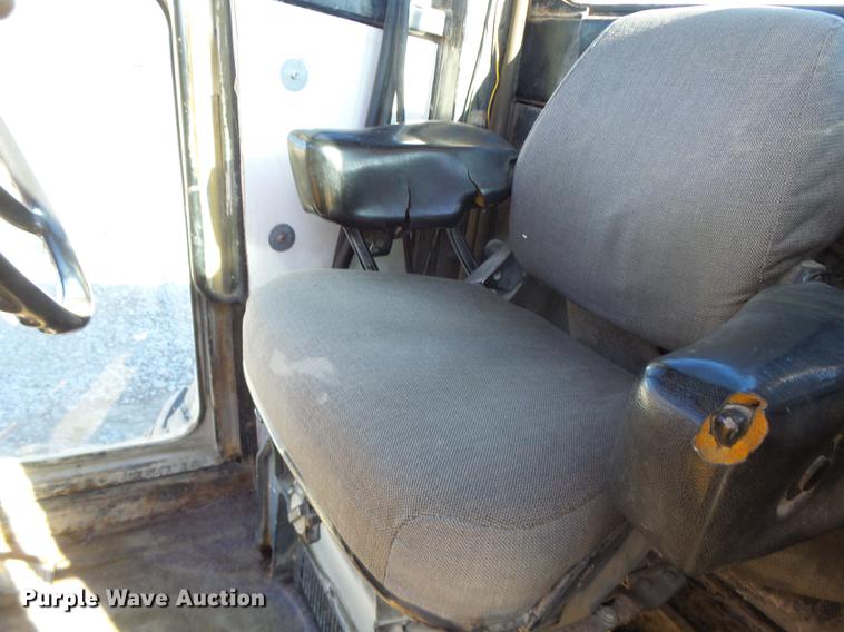 image for item DB9878 1981 John Deere 770A motor grader