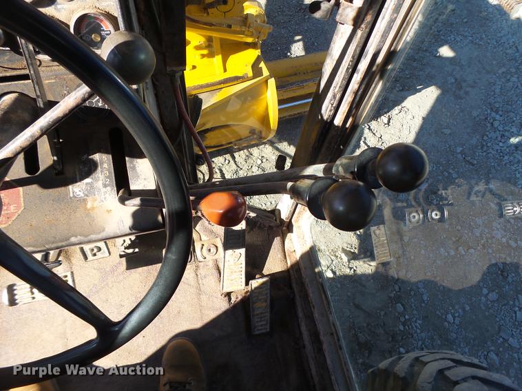 image for item DB9878 1981 John Deere 770A motor grader