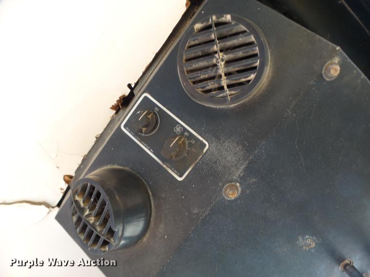 image for item DB9878 1981 John Deere 770A motor grader