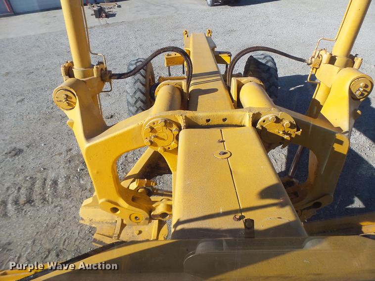 image for item DB9878 1981 John Deere 770A motor grader