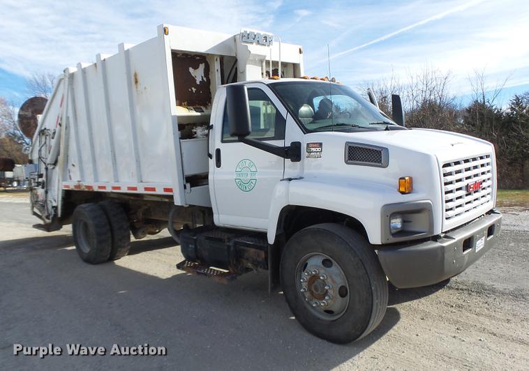 image for item DB9889 2007 GMC C7500 refuse truck